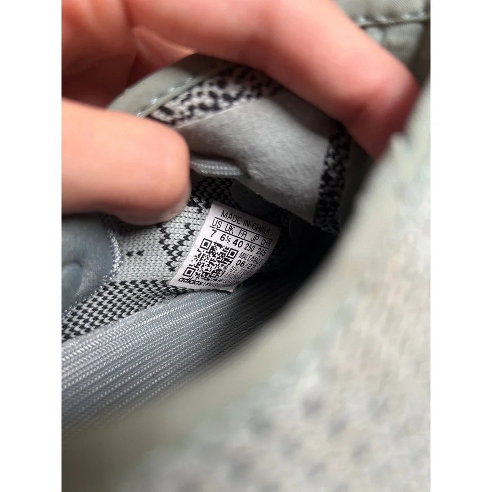 Yeezy 350 V2 Men's Salt Green HQ2060 Size 7